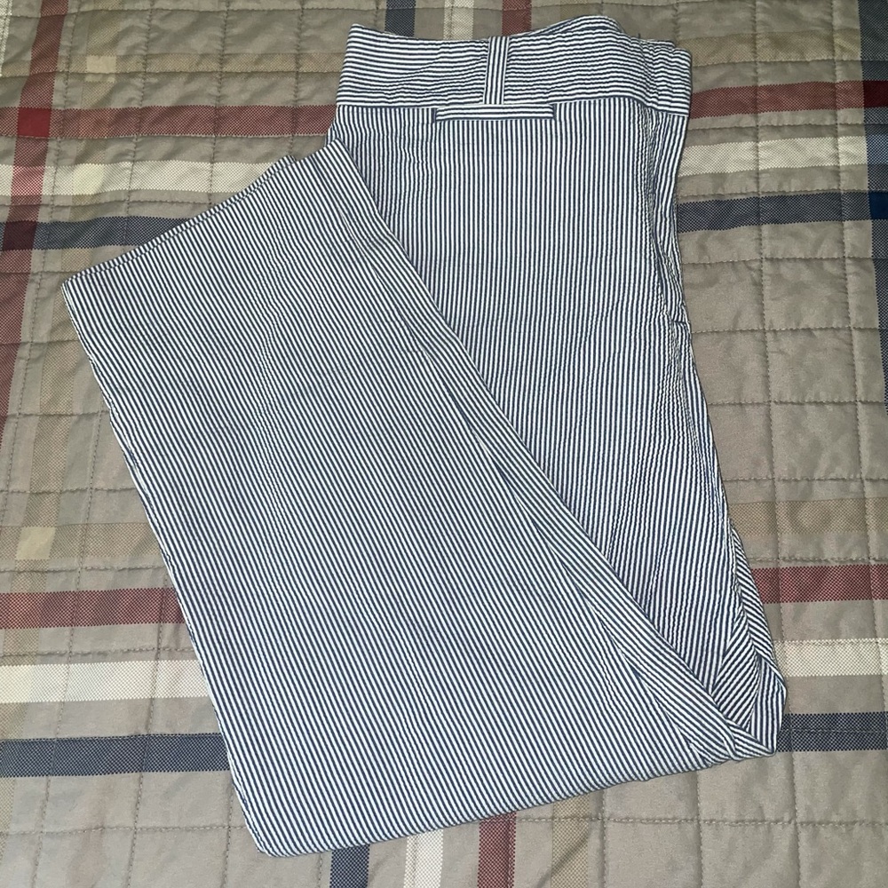 Talbots cropped searsucker blue chino pants size 12